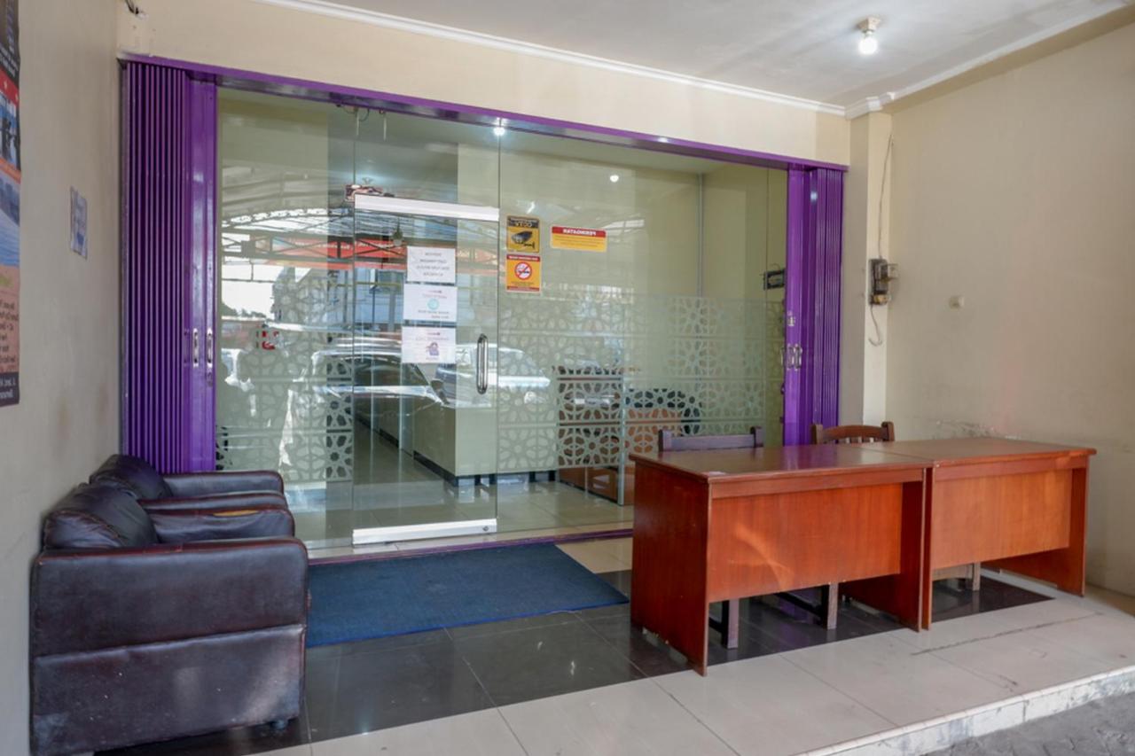 Reddoorz Near Universitas Diponegoro Semarang 2 Екстериор снимка