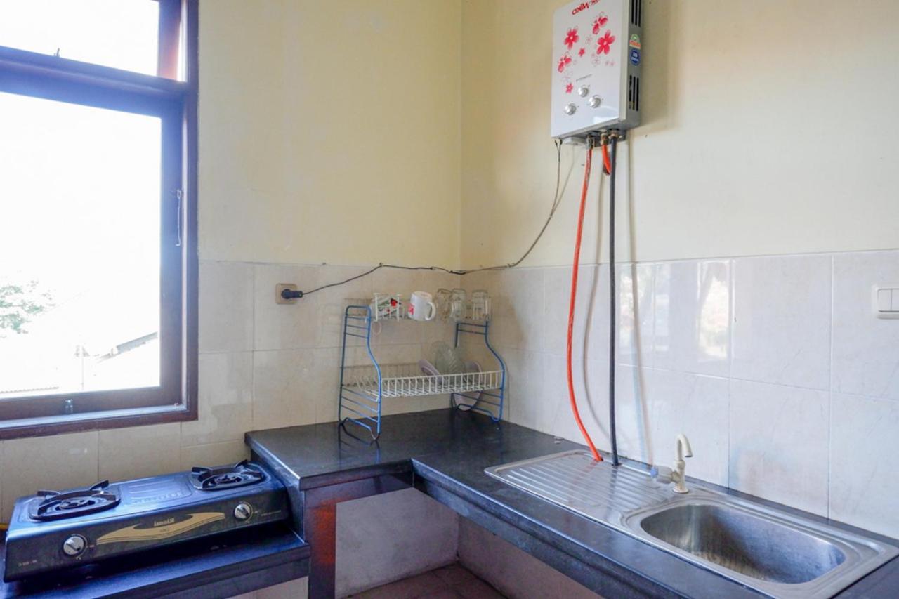Reddoorz Near Universitas Diponegoro Semarang 2 Екстериор снимка