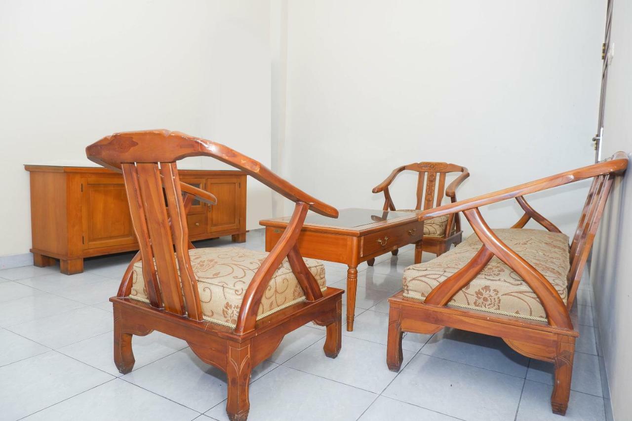 Reddoorz Near Universitas Diponegoro Semarang 2 Екстериор снимка
